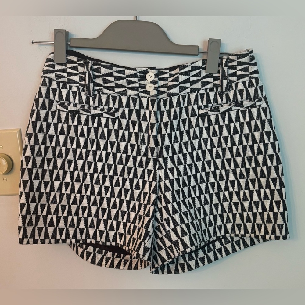 Cartonnier Anthropologie geometric black white shorts